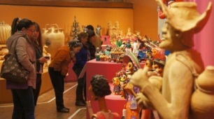 Visita de Artesanos a la Exposición Grandes Maestros de Arte Popular