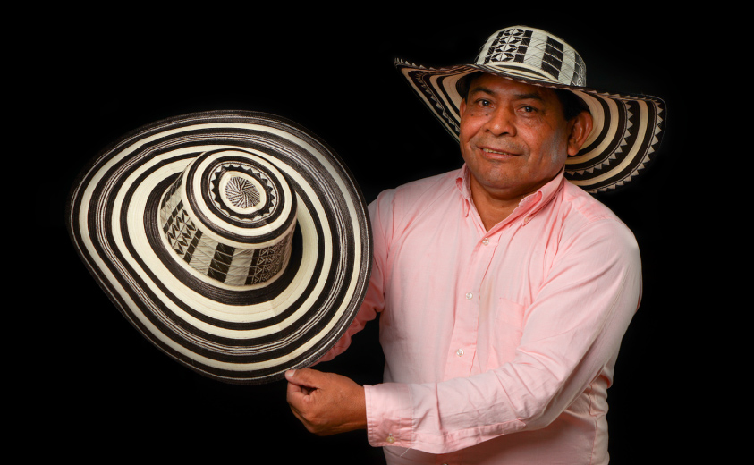 Reinel Mendoza, el trenzador de sombreros vueltiaos