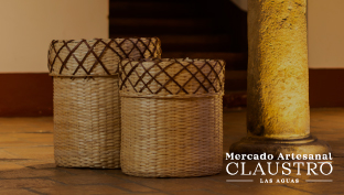 Mercado Artesanal en el Claustro de Las Aguas