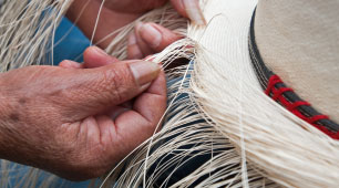 Tejiendo un sombrero