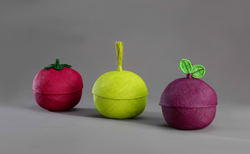 Frutos tejidos en palma de iraca Frutos tejidos en palma de iraca