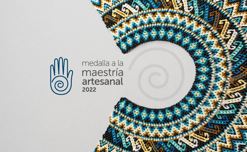 Collar tejido en chaquiras Medalla a la Maestría Artesanal
