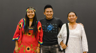 Artesanos beneficiarios de Artesanías de Colombia