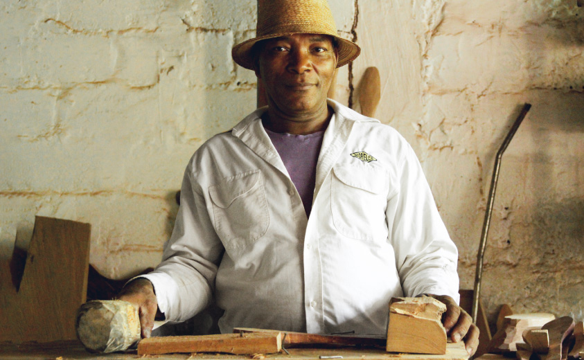 Foto del artesano José Félix Murillo