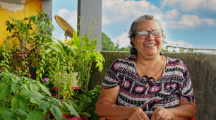 Integrante de la organización Mujeres Tejiendo Vida