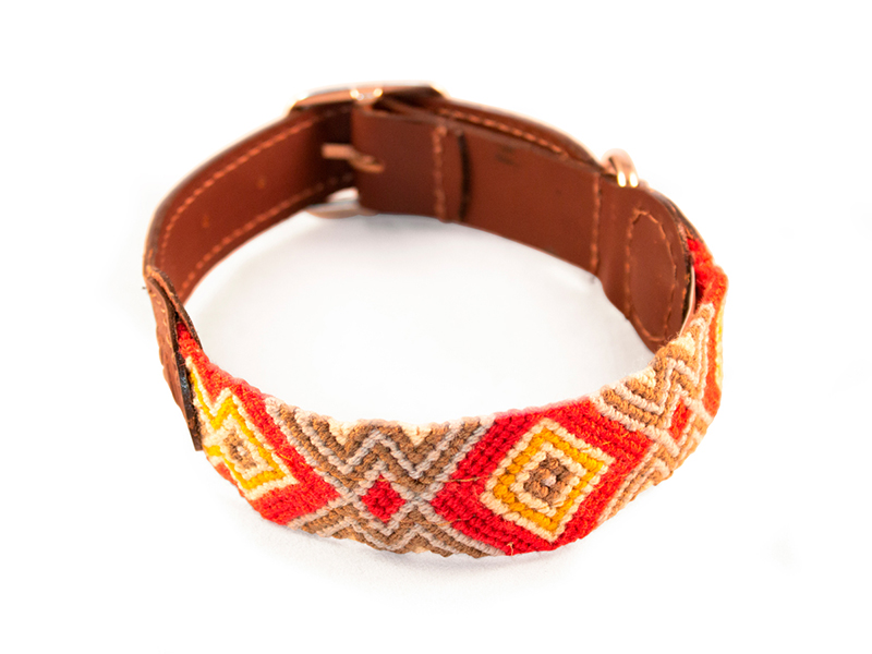Collar Talla M diseño único Collares artesanales, con diseños únicos hechos por nuestros artesanos Wayuu, según su inspiración. Hecho a mano.  
Diferentes tallas para perros de todas las razas.  (S, M, L y XL).